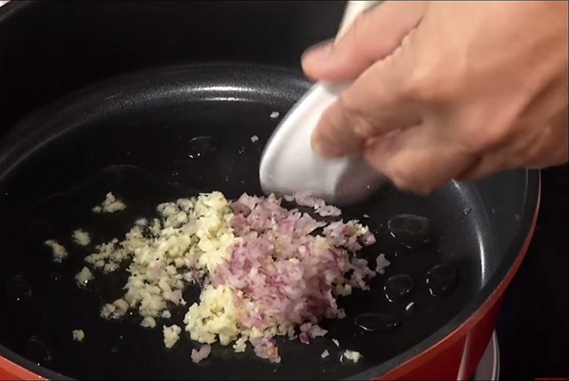 rằng phi tỏi dù chỉ “2 phút trong dầu cũng phá hủy các lợi ích sức khỏe của nó” rằng phi tỏi dù chỉ “2 phút trong dầu cũng phá hủy các lợi ích sức khỏe của nó”