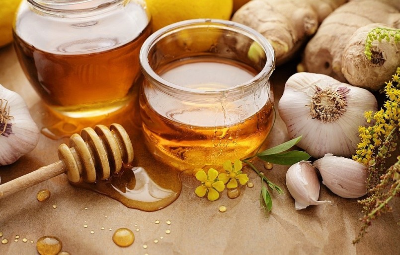 Tỏi có thể sử dụng với đường phèn hoặc mật ong, hấp cách thủy. Tỏi có thể sử dụng với đường phèn hoặc mật ong, hấp cách thủy.