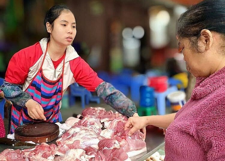 Giá thịt heo hôm nay (21/10) vẫn biến động theo từng vùng, miền.