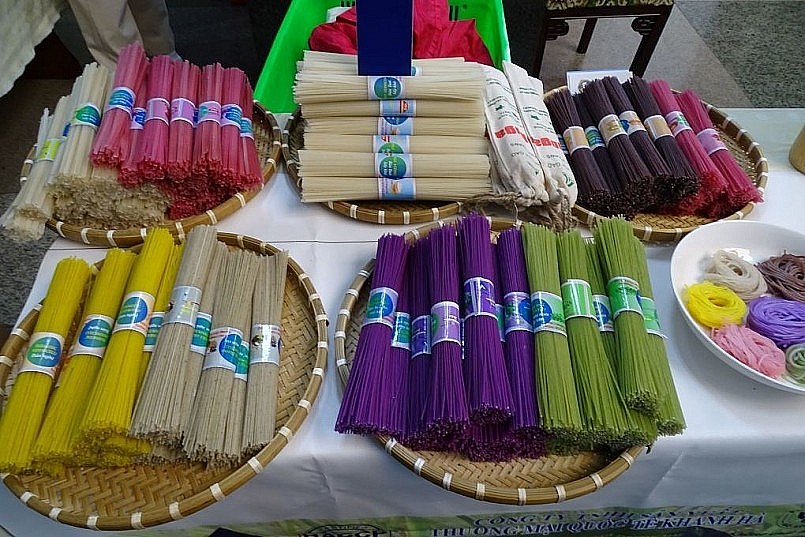 Ống hút gạo “hạ gục” đối thủ, giành giải nhất Dự án khởi nghiệp nông nghiệp Ống hút gạo “hạ gục” đối thủ, giành giải nhất Dự án khởi nghiệp nông nghiệp