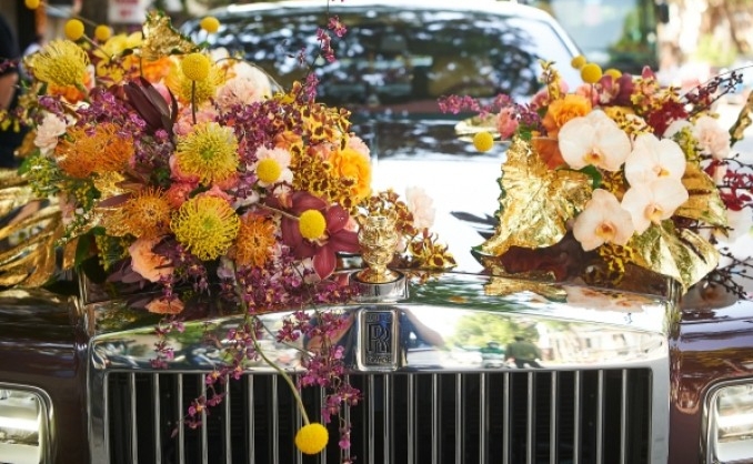 Cận cảnh siêu xe 83 tỷ đồng chú rể Đỗ Vinh Quang dùng để đón cô dâu Đỗ Mỹ Linh Cận cảnh siêu xe 83 tỷ đồng chú rể Đỗ Vinh Quang dùng để đón cô dâu Đỗ Mỹ Linh