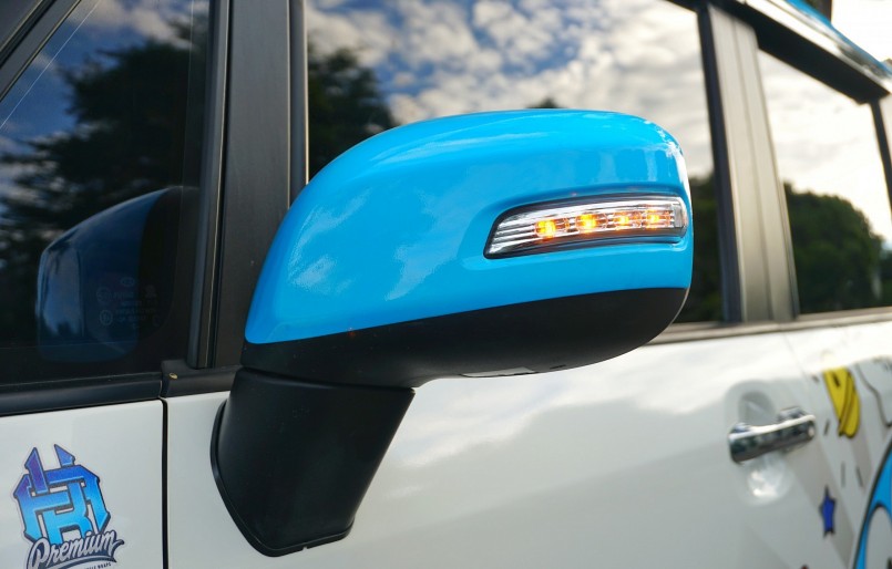 Camera hành trình, gương chiếu hậu chỉnh điện.