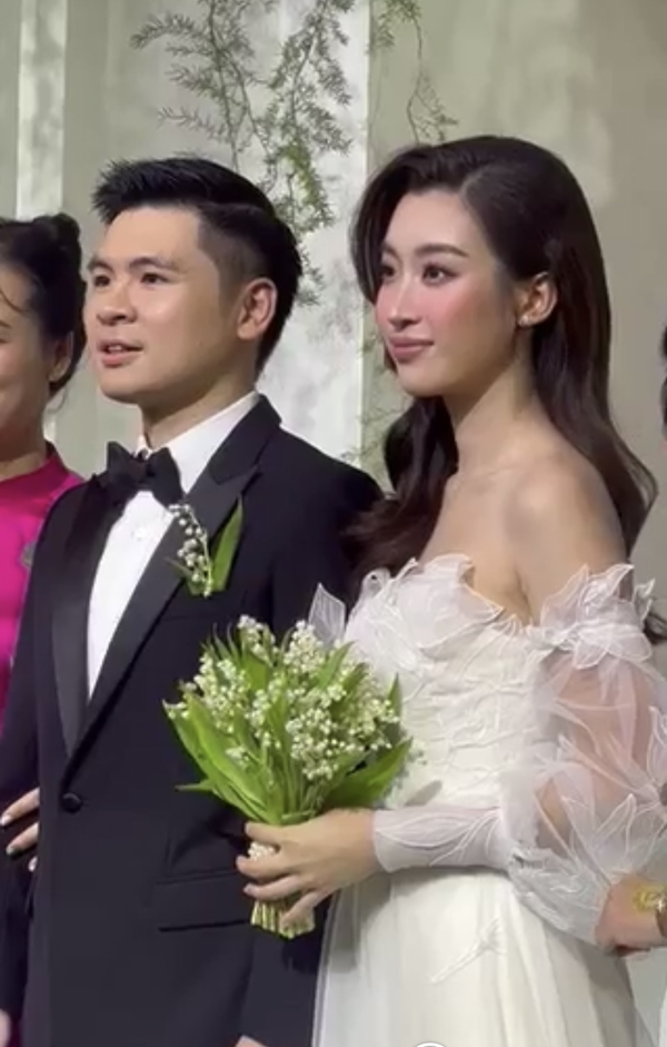 Đỗ Mỹ Linh hạnh phúc bên chồng thiếu gia trong ngày trọng đại