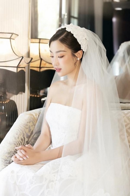 Visual đẹp miễn chê của Hoa hậu Đỗ Mỹ Linh