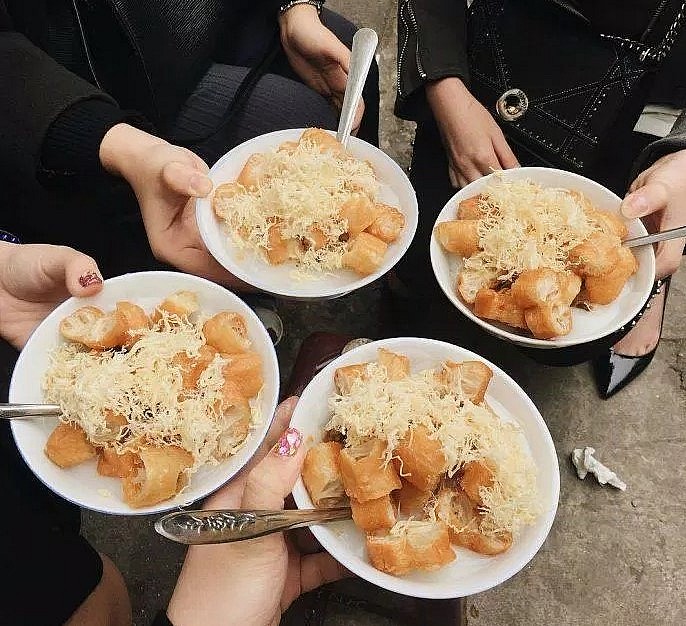 Món cháo quẩy, cháo sườn.