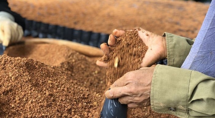 Thử nghiệm phân bón từ đất hiếm