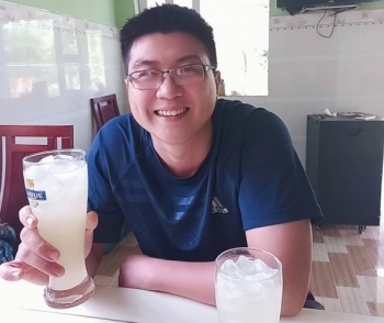 Ủ chuối chín lấy mật, bán 300 lít mỗi tháng