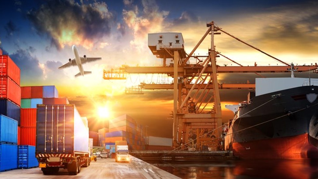 Xuất nhập khẩu giảm tốc, thách thức dần hiện rõ