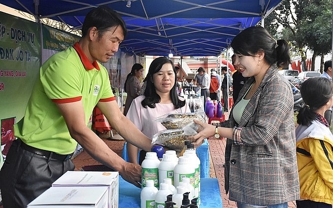 Nhiều sản phẩm OCOP của địa phương được đánh giá rất tốt. Nhiều sản phẩm OCOP của địa phương được đánh giá rất tốt.