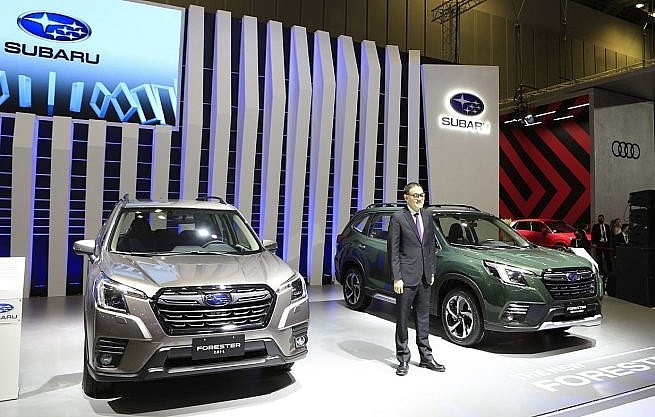 Forester bản nâng cấp. Trên sân khấu của hãng có tất cả 6 xe.