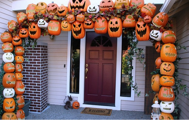 Những ý tưởng trang trí halloween rùng rợn năm 2022