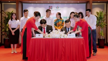 Intracom và Agribank ký kết hợp đồng tín dụng tài trợ Dự án thuỷ điện Mường Lầm