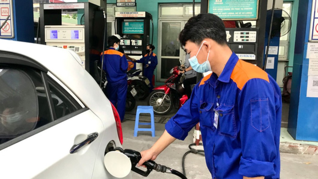 Thủ tướng chỉ đạo nghiên cứu đề xuất giải pháp điều hành xăng dầu