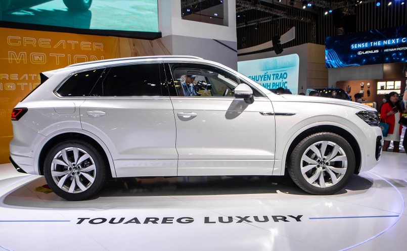 Xe được phân phối với hai phiên bản Elegance và Luxury.