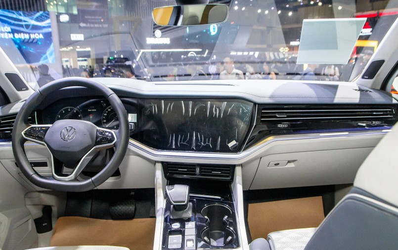 Nội thất nổi bật với đồng hồ kỹ thuật số Digital Cockpit 12,3 inch.