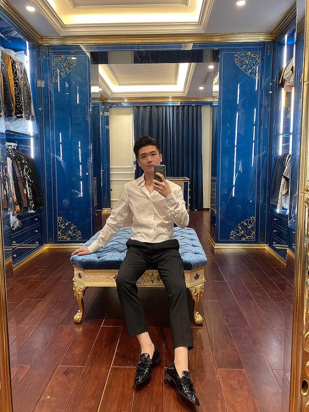 Phòng thay đồ lộng lẫy Phòng thay đồ lộng lẫy