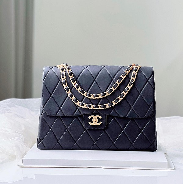 Mỗi sản phẩm chị mất từ 6-8 tiếng để làm