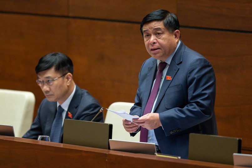 Bộ trưởng Bộ Kế hoạch và Đầu tư Nguyễn Chí Dũng giải trình Bộ trưởng Bộ Kế hoạch và Đầu tư Nguyễn Chí Dũng giải trình
