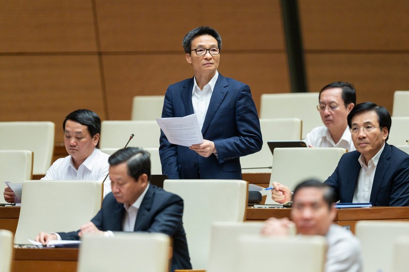 Phó Thủ tướng Chính phủ Vũ Đức Đam phát biểu làm rõ một số nội dung các đại biểu Quốc hội quan tâm Phó Thủ tướng Chính phủ Vũ Đức Đam phát biểu làm rõ một số nội dung các đại biểu Quốc hội quan tâm