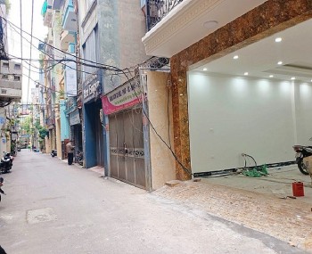 Tích góp được hơn 1 tỷ đồng, nên sửa nhà hay dành tiền mua nhà mới. Câu chuyện “hót” nhất hiện nay