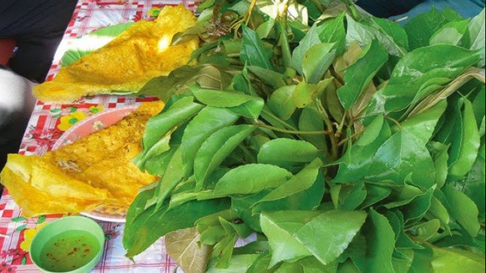 Loại lá rụng đầy gốc không ai nhặt lại trở thành đặc sản