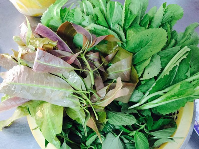 Loại cây lá rụng đầy không ai nhặt lại là đặc sản chỉ có ở miền Tây