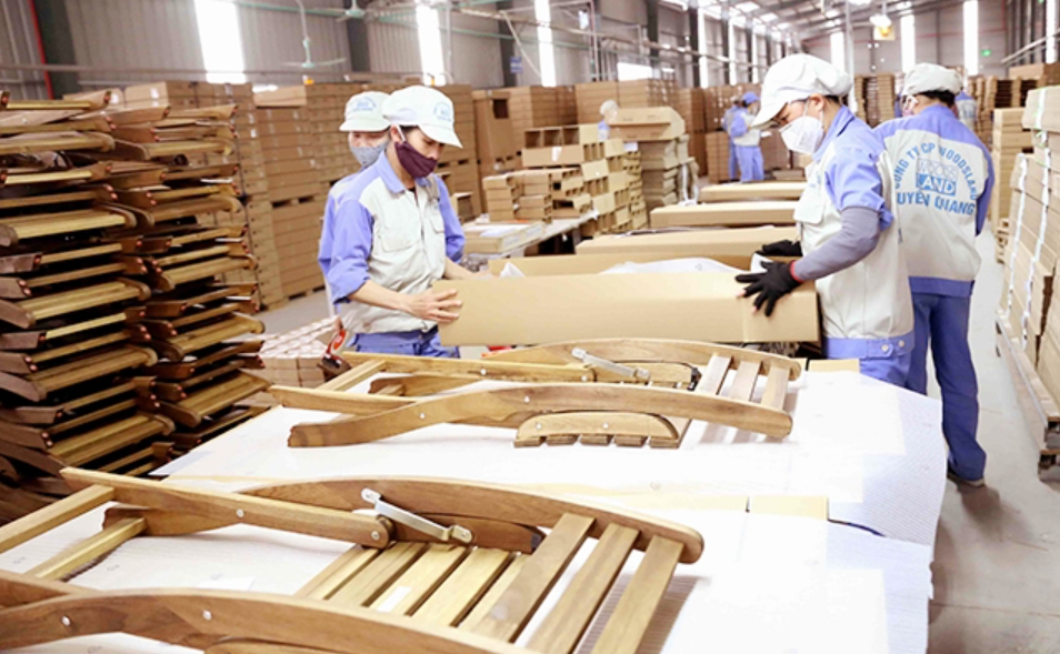 9 tháng năm 2022, xuất khẩu nhóm hàng gỗ và sản phẩm gỗ đạt gần 12,28 tỷ USD, tăng 10,2% so với cùng kỳ năm 2021.
