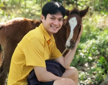 Đẹp trai như diễn viên, chàng kỹ sư 9x còn nuôi dế cực giỏi, kiếm cả tỷ đồng mỗi tháng