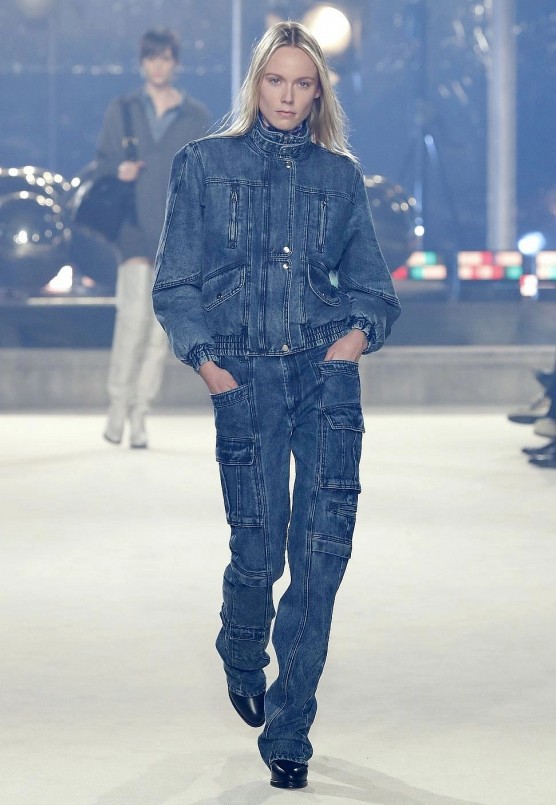 Mốt trang phục cho mùa Đông 2022 gây bão, chất liệu da mê hoặc Mốt trang phục cho mùa Đông 2022 gây bão, chất liệu da mê hoặc