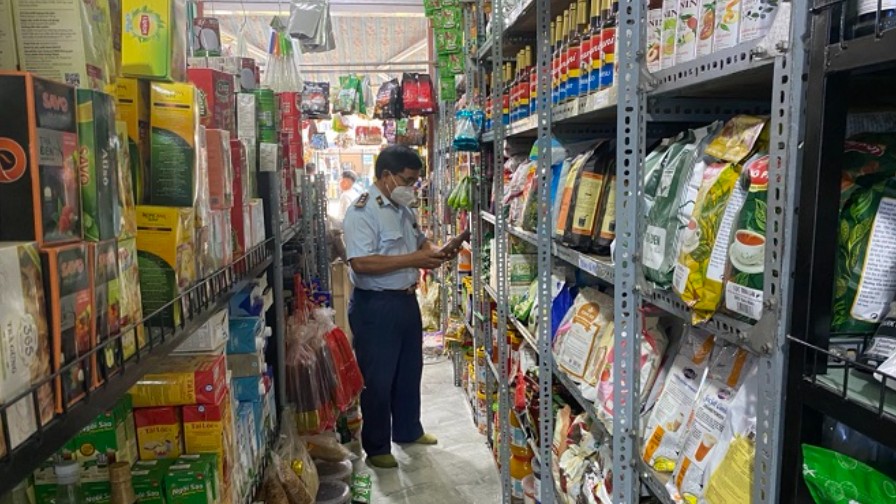 Tiền Giang: Xử phạt 15 triệu đồng hộ kinh doanh sữa tươi nhập khẩu không có nhãn phụ