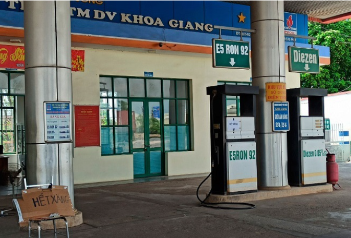 tình trạng thiếu xăng tái diễn