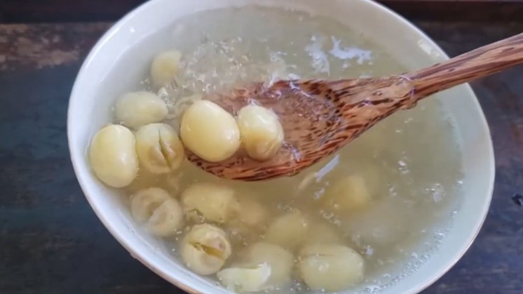 Đặc sản lạ ở Ninh Thuận là “lộc trời cho”, lấy từ trên cây xuống có giá 300.000 đồng/kg