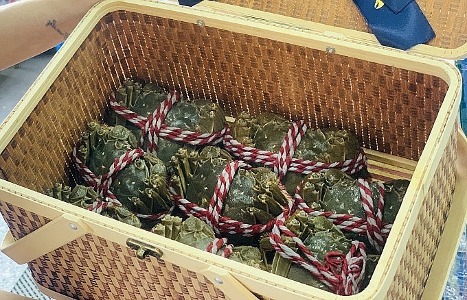 Cua lông tại cửa hàng hải sản trên đường nguyễn Văn Linh, Phường Tân Phong, quận 7 (TP HCM)