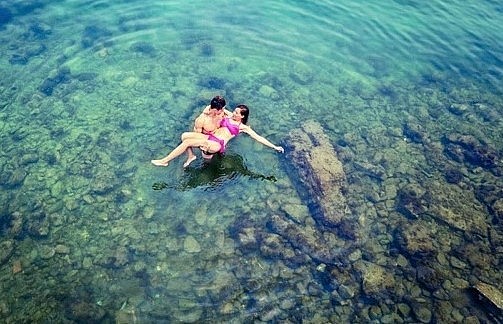 Điểm thu hút đặc biệt khi đến với Cô Tô là rạn san hô. 