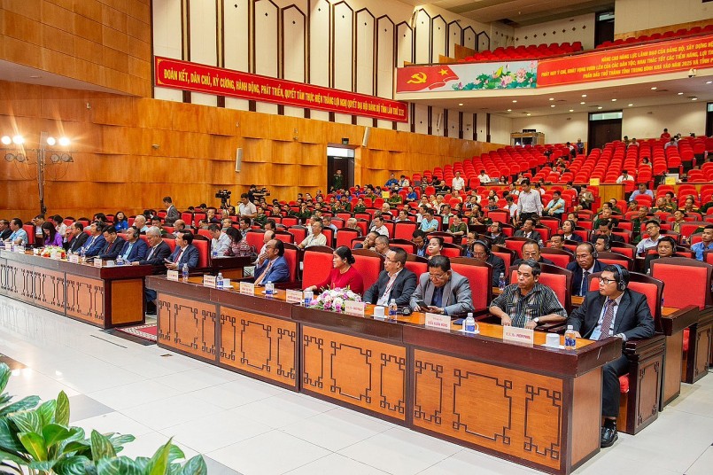 Toàn cảnh các đại biểu tại Hội Hội nghị Campuchia - Việt Nam. Toàn cảnh các đại biểu tại Hội Hội nghị Campuchia - Việt Nam.