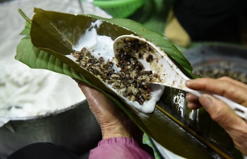 Nhân bánh tạo nên hương vị khác biệt so với bánh tẻ nơi khác