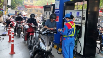 Giá xăng tăng hơn 1.000 đồng/lít