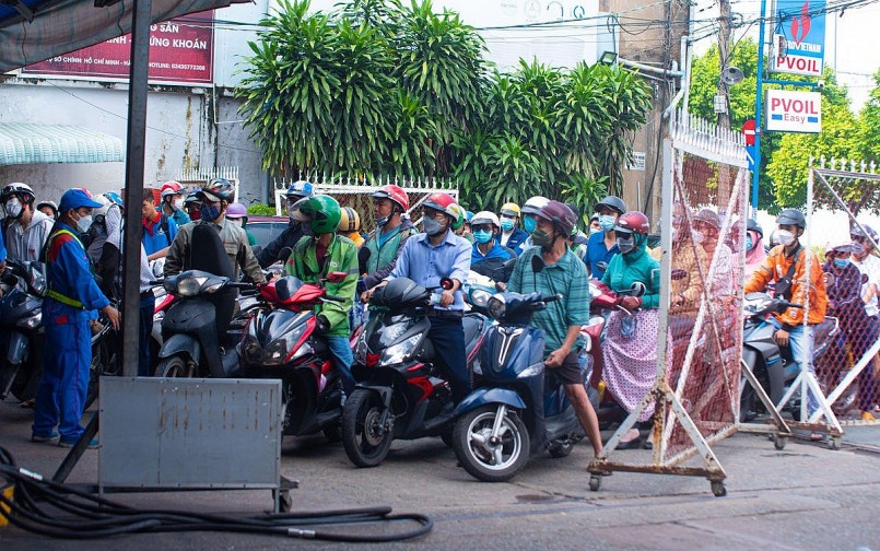 Thủ tướng yêu cầu tuyệt đối không để thiếu hụt, đứt gãy nguồn cung xăng dầu trong mọi tình huống