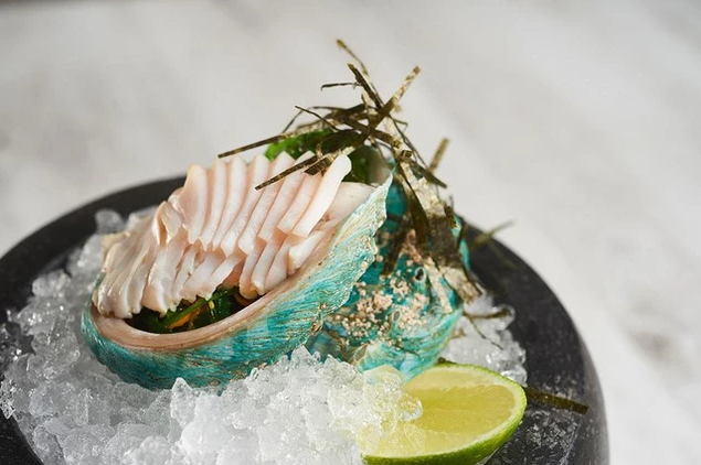 Thịt của bào ngư Bích Hổ giòn dai, mang vị mặn của đại dương