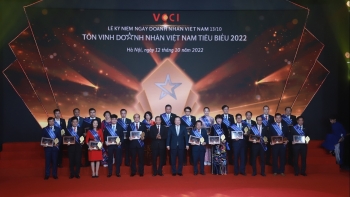 Bà Đỗ Nguyệt Ánh - Chủ tịch Hội đồng thành viên EVNNPC vinh dự được vinh danh Doanh nhân tiêu biểu Việt Nam 2022