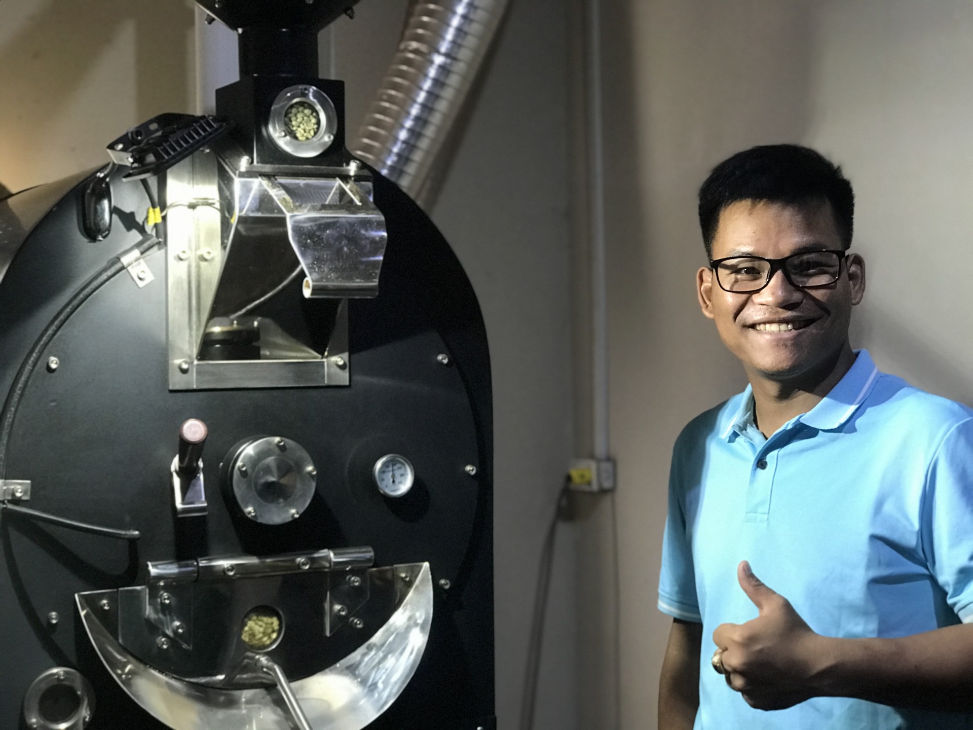 Bí ẩn loại cà phê có mùi khói bếp của chàng trai Ê Đê