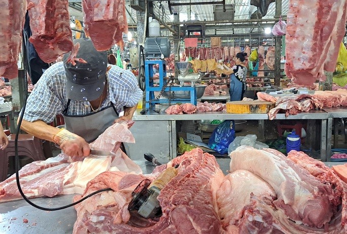 Sức mua thịt heo còn thấp Sức mua thịt heo còn thấp