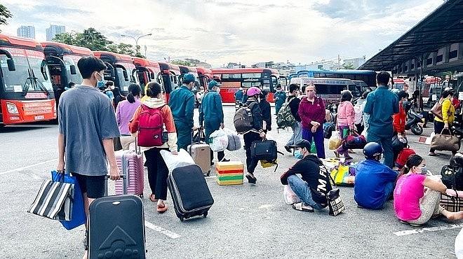 Công đoàn TP. HCM: Dự kiến tặng hơn 36.500 vé xe, tàu, máy bay cho người khó khăn về quê đón Tết