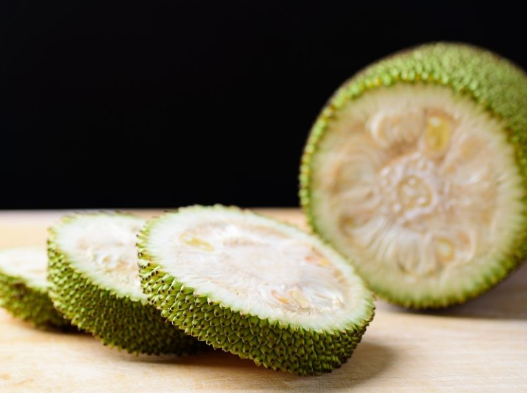  Cuống còn tươi, có nhựa, không bị héo là những quả mít vừa mới hái.