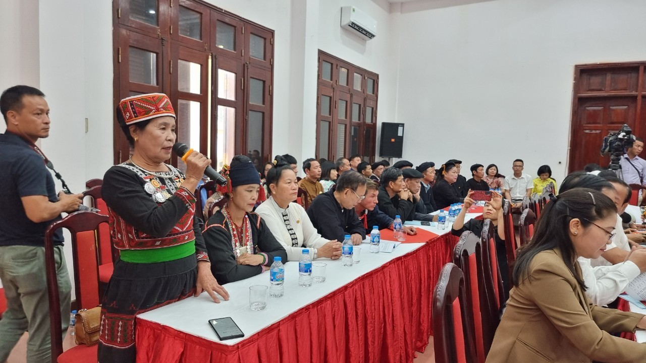 Các đại biểu phát biểu ý kiến đóng góp tại hội nghị Các đại biểu phát biểu ý kiến đóng góp tại hội nghị