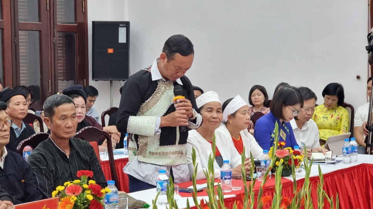 Các nghệ nhân chia sẻ tại hội nghị Các nghệ nhân chia sẻ tại hội nghị