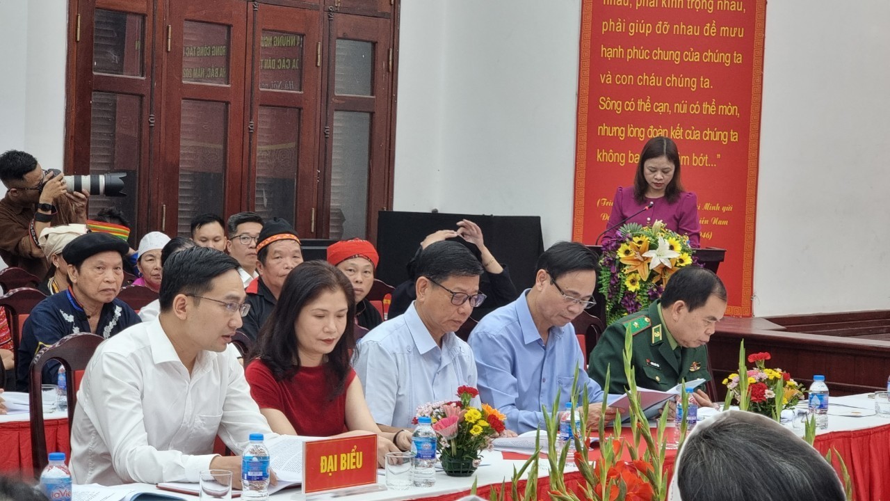 bà Nguyễn Thị Hải Nhung, Vụ trưởng Vụ Văn hóa dân tộc - Bộ Văn hóa, Thể thao và Du lịch phát biểu khai mạc bà Nguyễn Thị Hải Nhung, Vụ trưởng Vụ Văn hóa dân tộc - Bộ Văn hóa, Thể thao và Du lịch phát biểu khai mạc