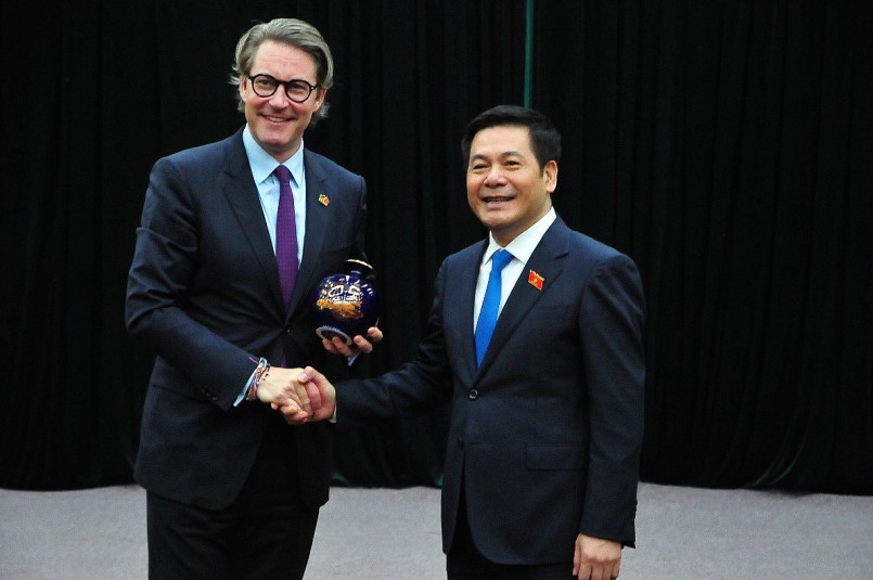 Bộ trưởng Nguyễn Hồng Diên tiếp và làm việc với ông Andreas Scheuer - Đại biểu Quốc hội liên bang, Cựu Bộ trưởng giao thông và Hạ tầng số liên bang Đức, Chủ tịch Hiệp hội Nhịp cầu Châu Á (Asia Bridges Association)