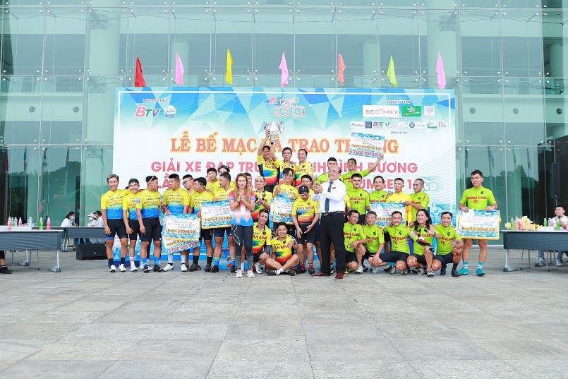 Nhiều cá nhân và đội nhóm giành chiến thắng với thành tích thi đấu nổi bật