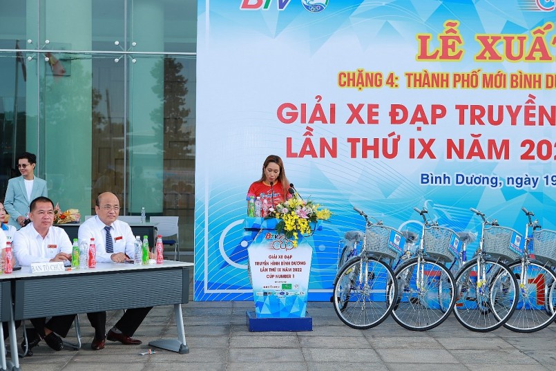 Đại diện Tập đoàn Tân Hiệp Phát và Nhãn hàng Number 1 phát biểu tại buổi bế mạc trao giải